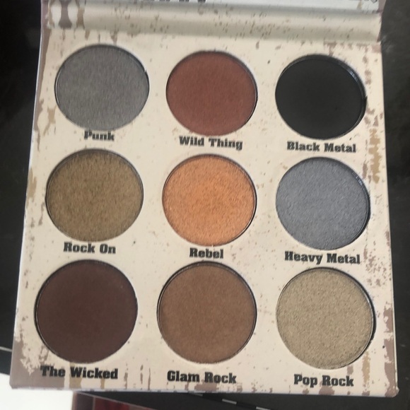 Smokey eyeshadow makeup bundle! - Picture 6 of 6